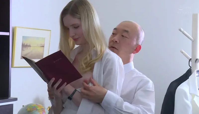 Bà xã chấp nhận làm bạn gái cho đối tác của người chồng để trả nợ