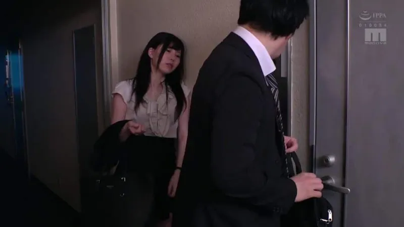 Vợ yêu nhà cạnh bên nhận nhầm tôi là ông chồng trong một hôm say xỉn