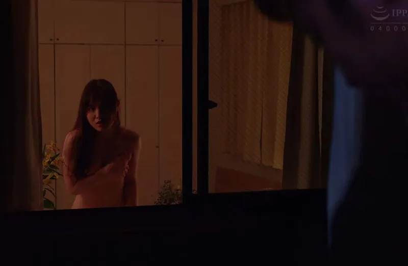 Em hotgirl cạnh nhà chồng chồng yêu nhà sát bên thường xuyên thay đồ ở ngay cửa sổ