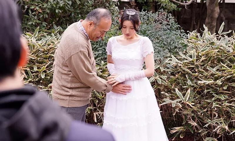 ông xã quá yếu, bà xã dù yêu nhưng vẫn thường đụ với bố người chồng đến có thai