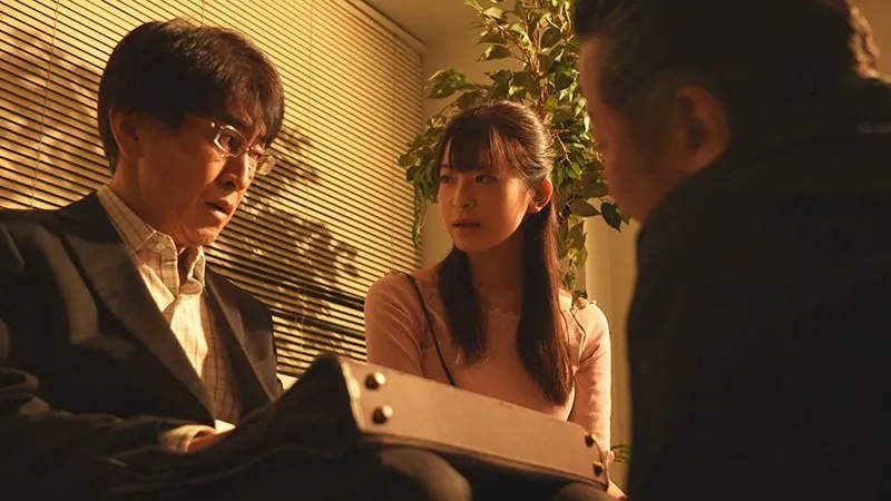 Người chồng vay nợ bang hội, vợ phải bán thân để trả nợ